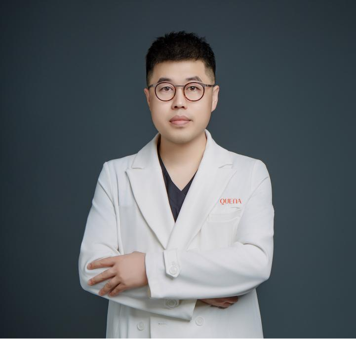坤娜整形王洋形象照